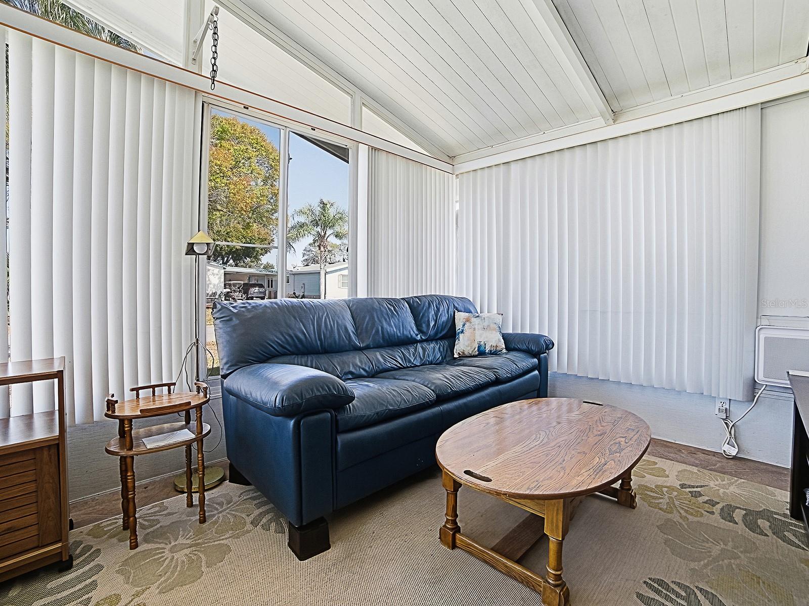 TAVARES FOX RUN MOBILE HOME - Residential