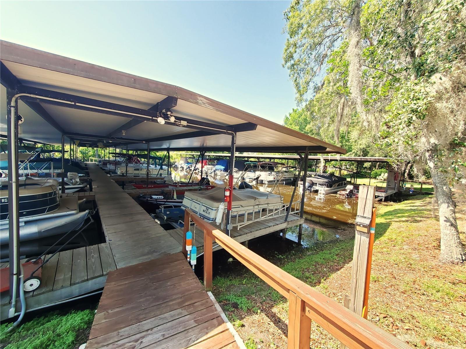 TAVARES FOX RUN MOBILE HOME - Residential