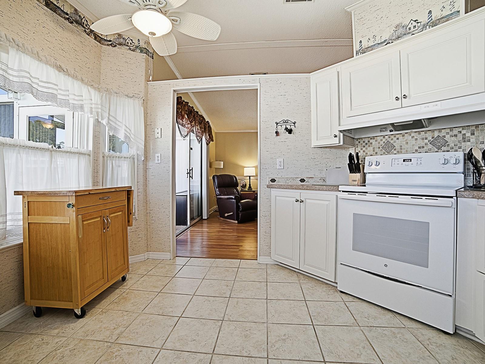 TAVARES FOX RUN MOBILE HOME - Residential