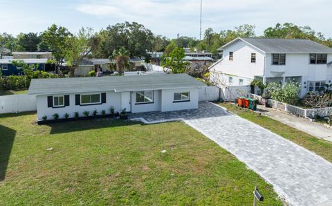 A home in SEMINOLE