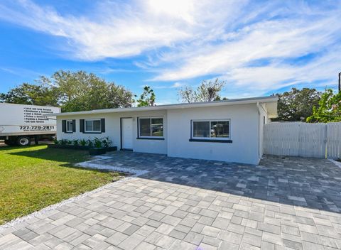 A home in SEMINOLE