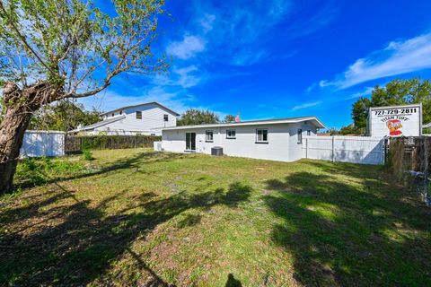 A home in SEMINOLE