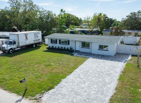 A home in SEMINOLE