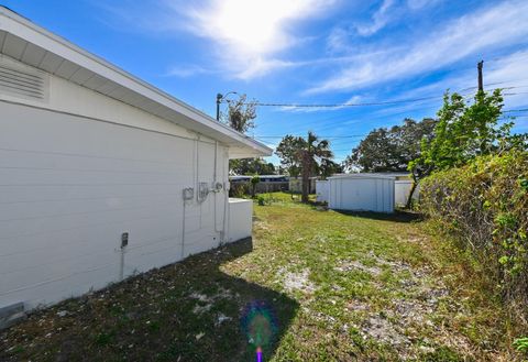 A home in SEMINOLE