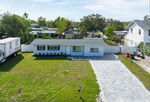 A home in SEMINOLE