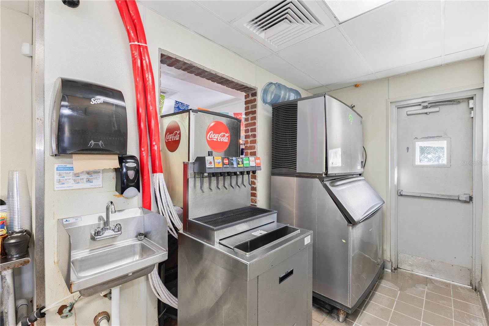 SOUTH PARK - Commercial Lease