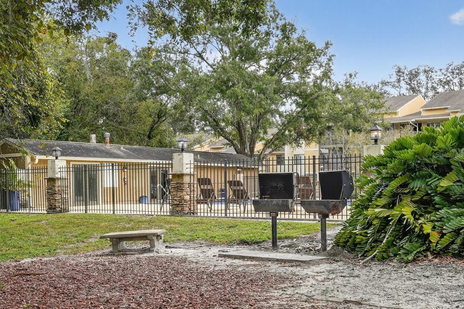 STONE CREEK POINTE A CONDOMINI - Residential