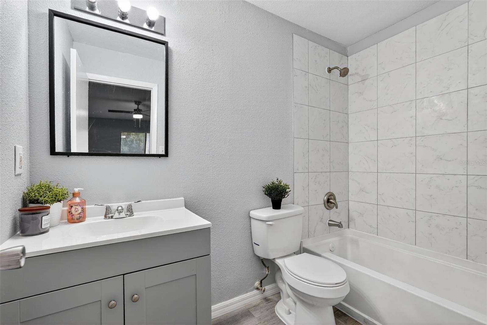 STONE CREEK POINTE A CONDOMINI - Residential