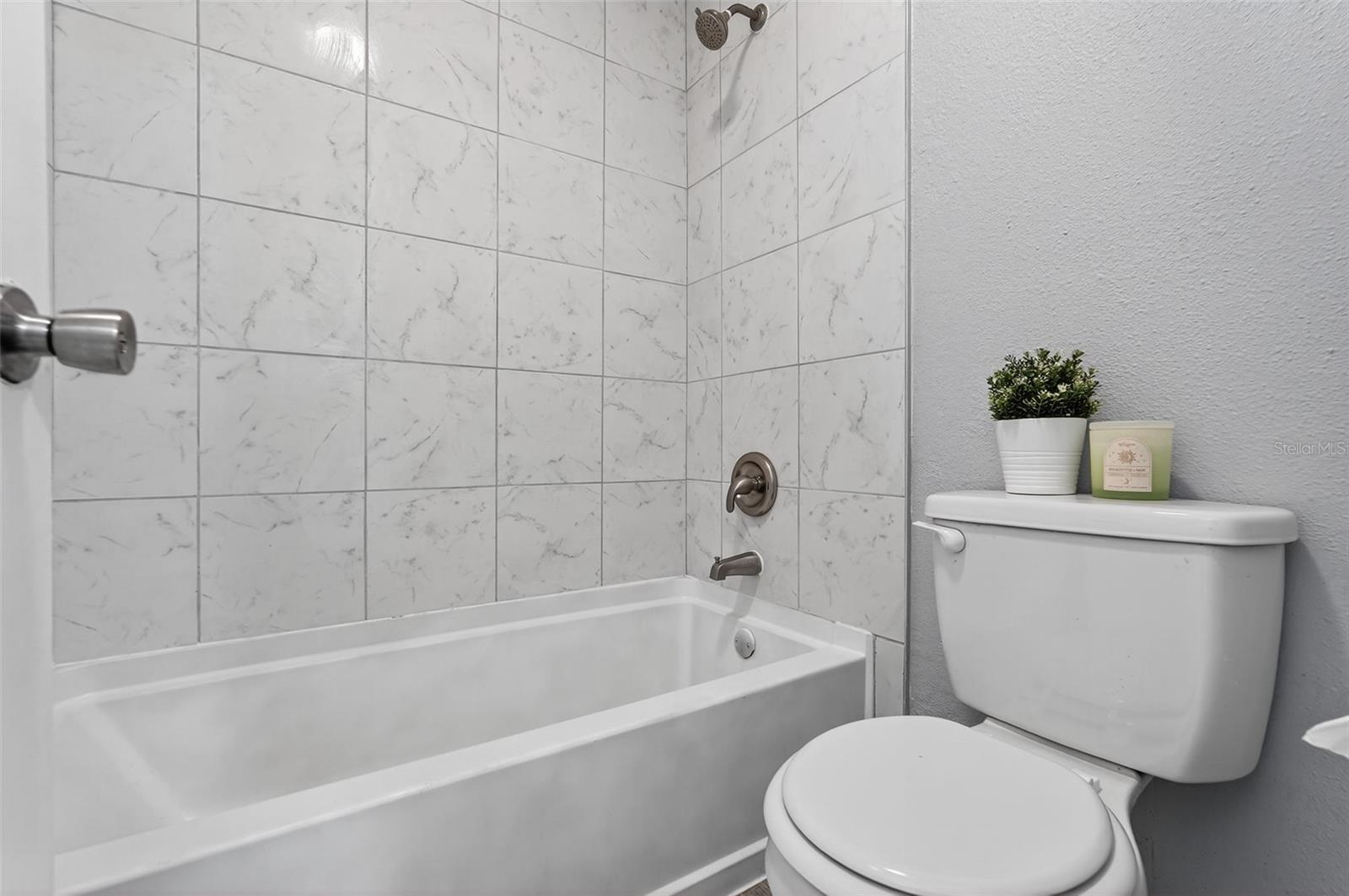 STONE CREEK POINTE A CONDOMINI - Residential