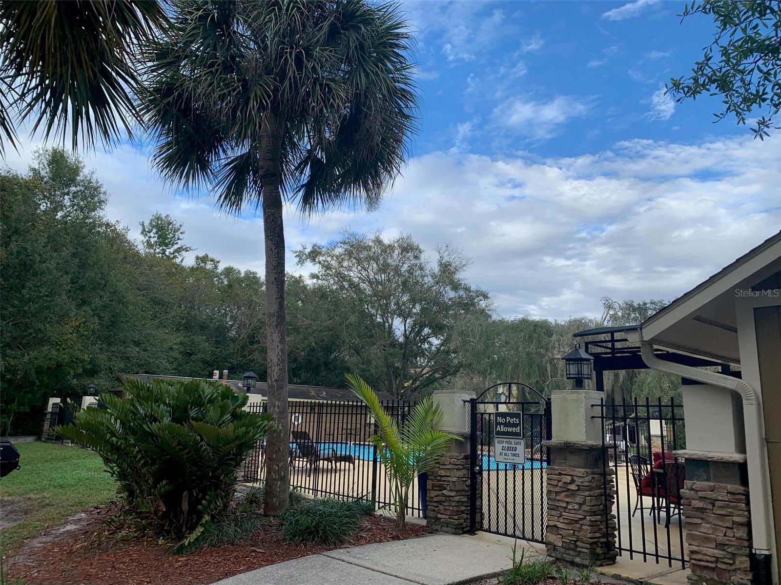 STONE CREEK POINTE A CONDOMINI - Residential