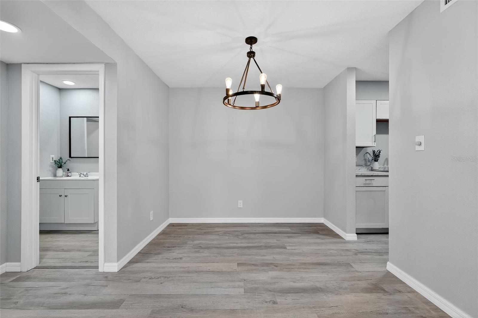 STONE CREEK POINTE A CONDOMINI - Residential