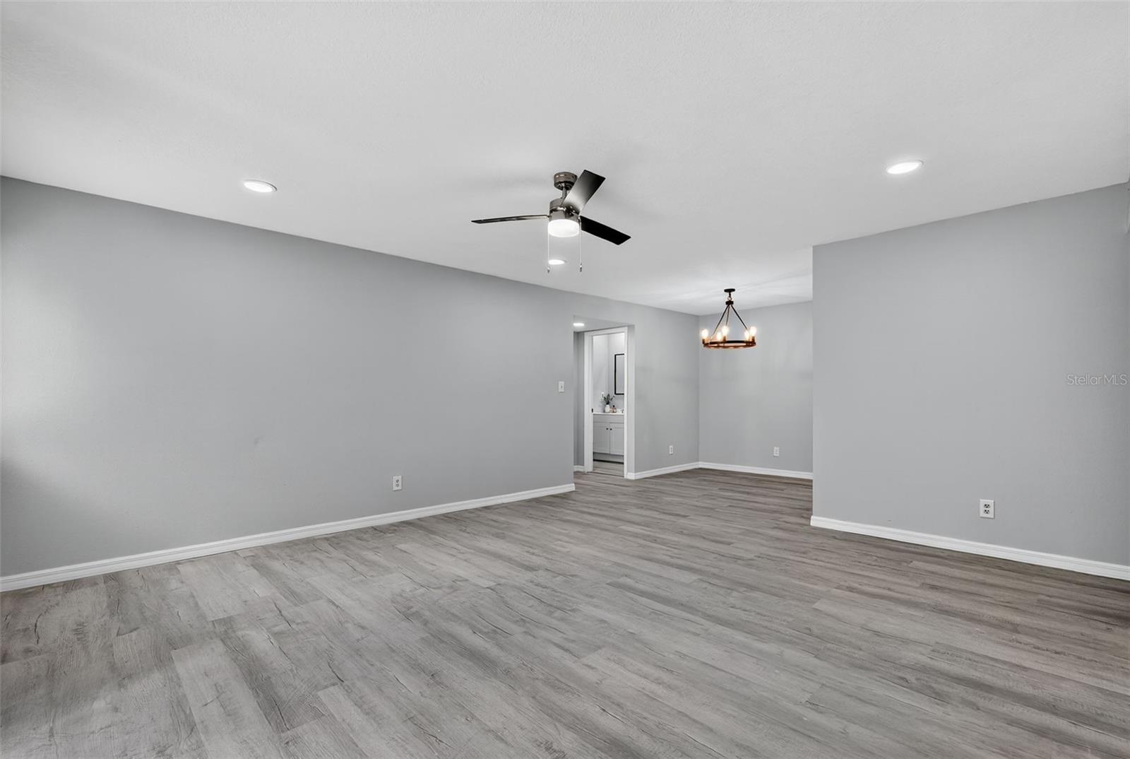 STONE CREEK POINTE A CONDOMINI - Residential
