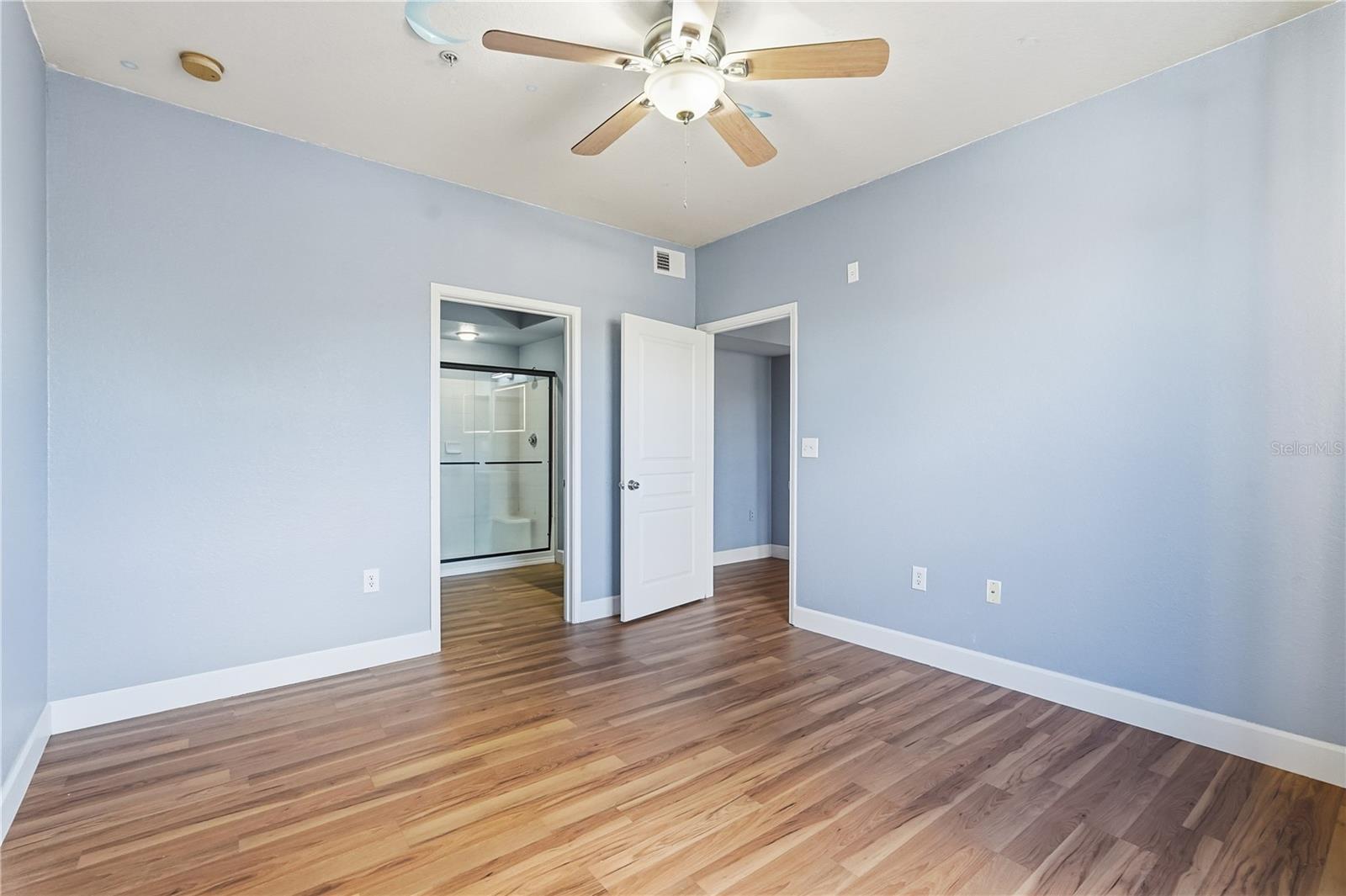 OXFORD PLACE AT TAMPA PALMS A - Residential