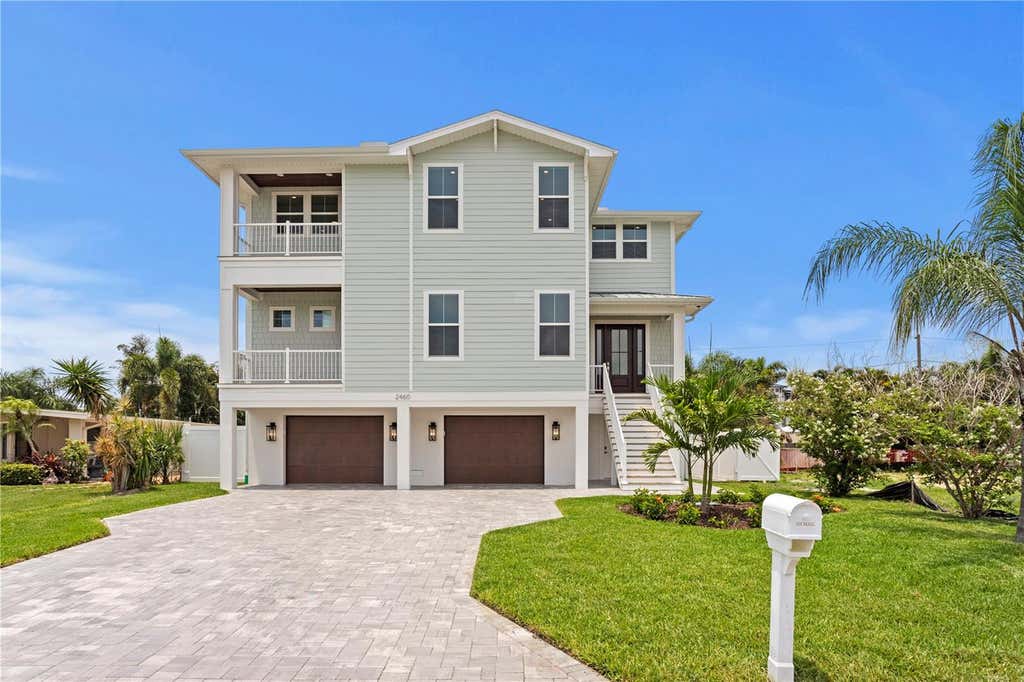 Photo of 2460 Trade Winds Drive, Dunedin, FL 34698 (MLS # J1004033)