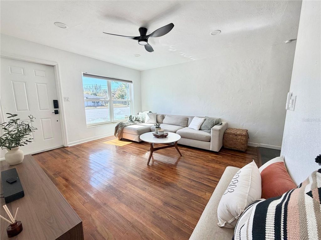 Photo of 2005 Virginia Drive, Orlando, FL 32803 (MLS # O6403724)