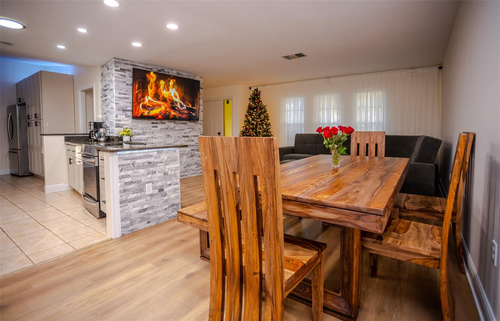 FOREST EAST - Residential Lease