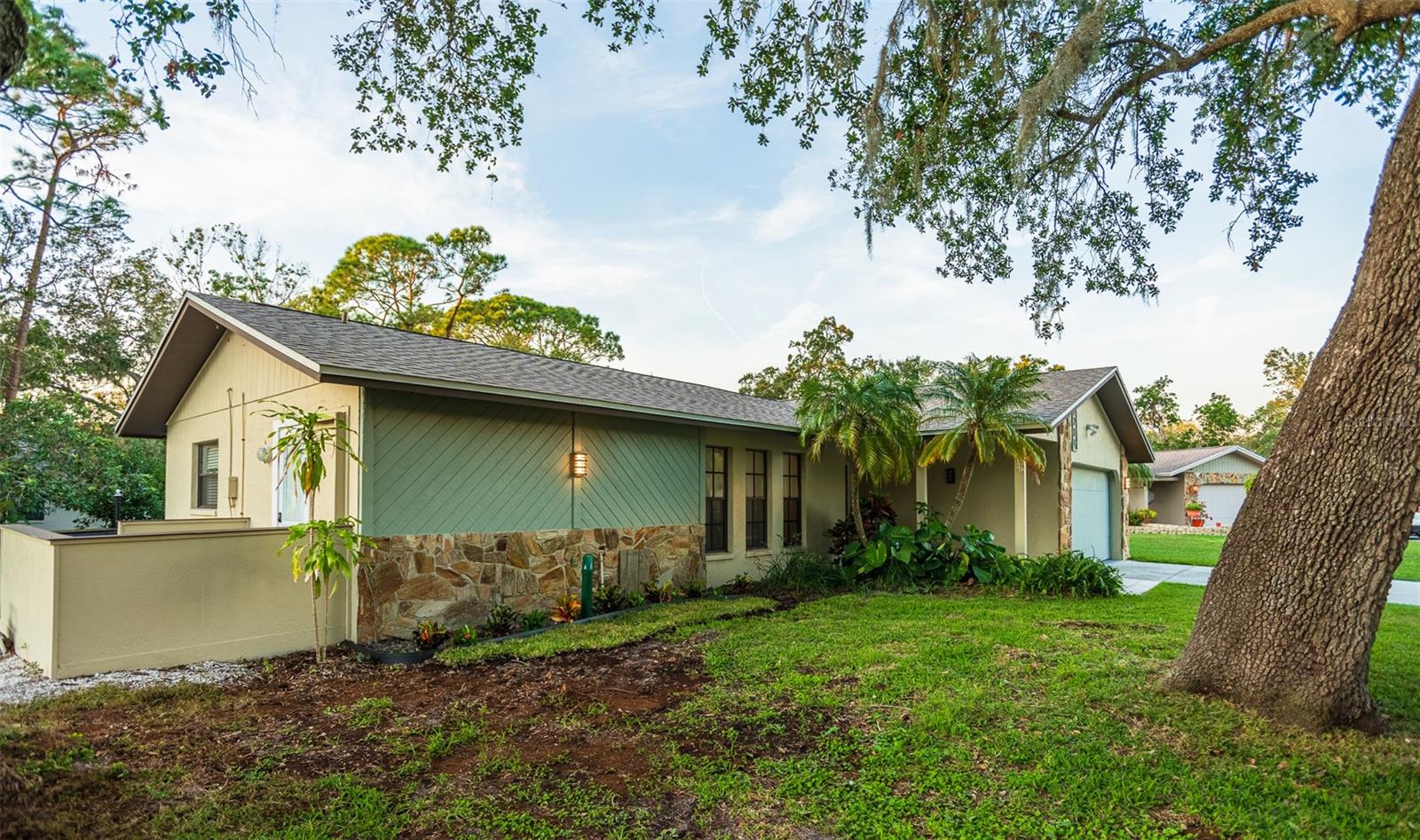 FOREST EAST - Residential Lease