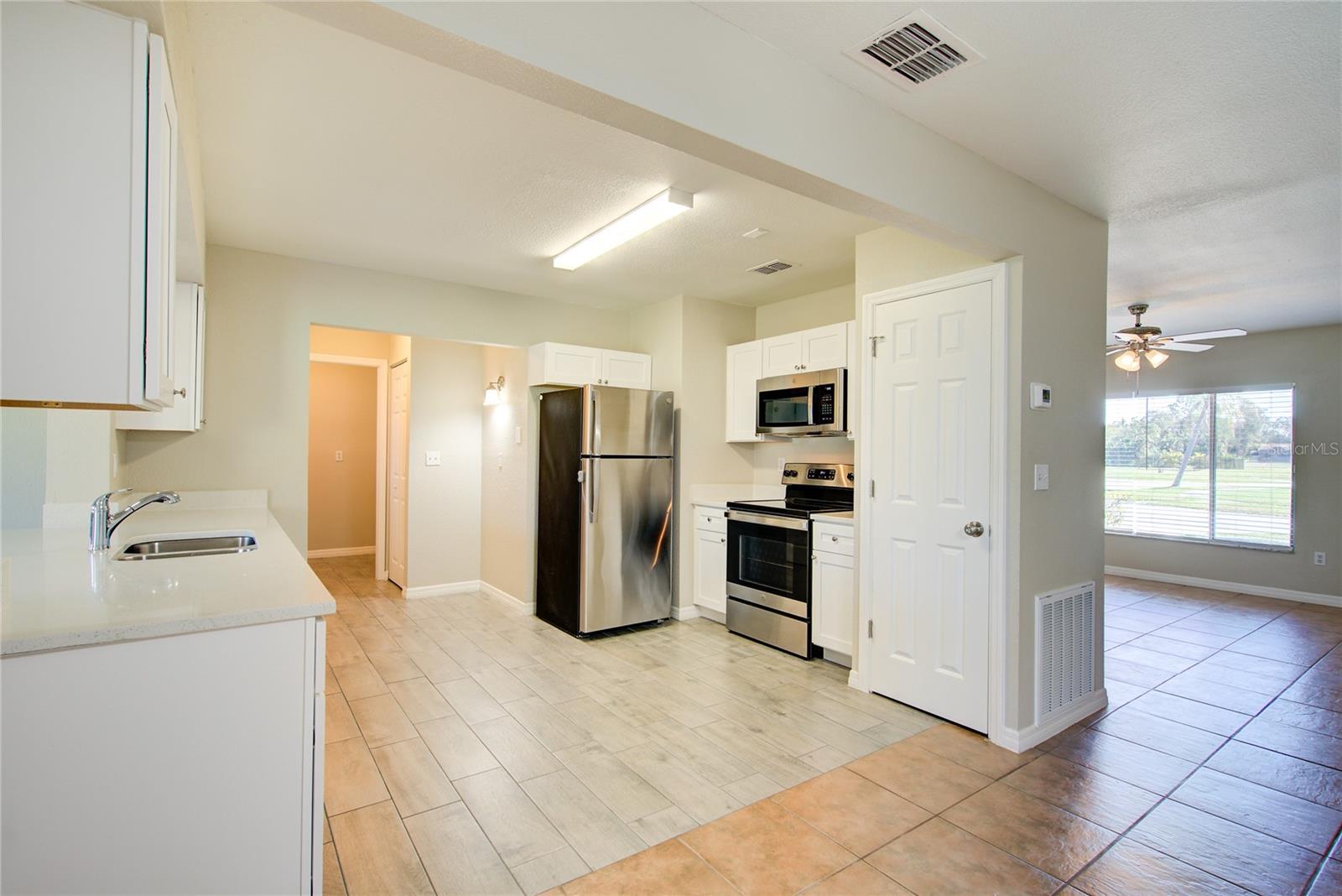 5043 ESCALANTE DRIVE