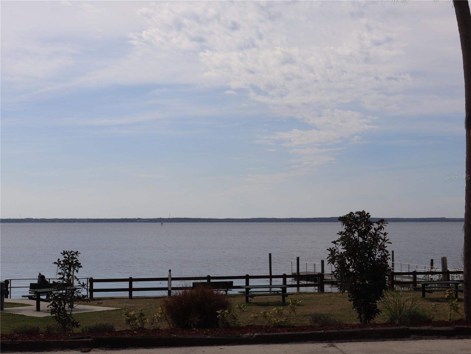 LAKESIDE CONDO APTS - Residential