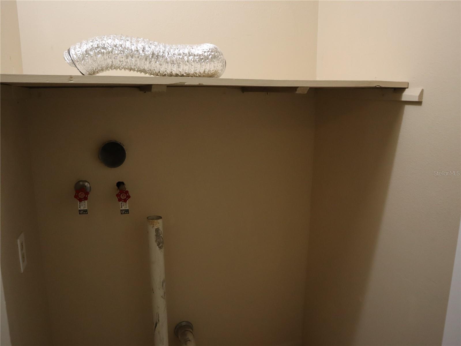 LAKESIDE CONDO APTS - Residential