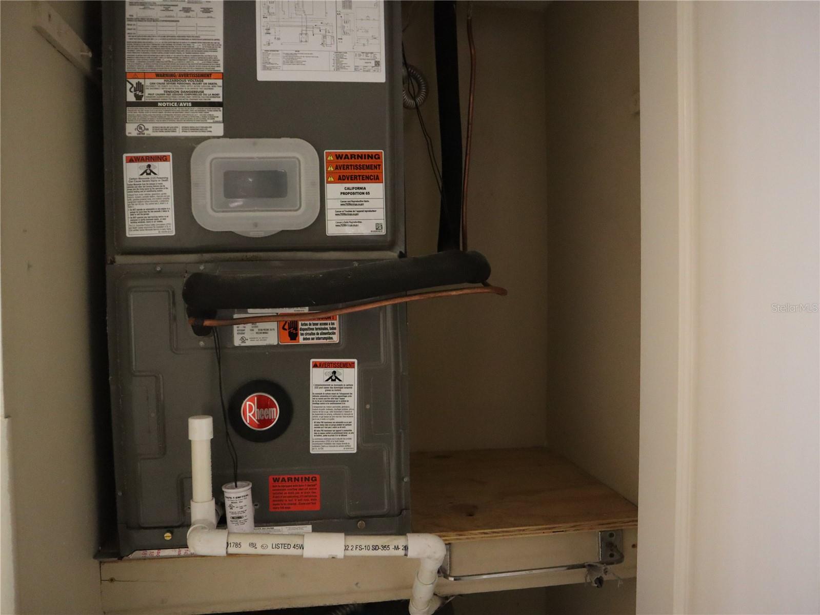 LAKESIDE CONDO APTS - Residential