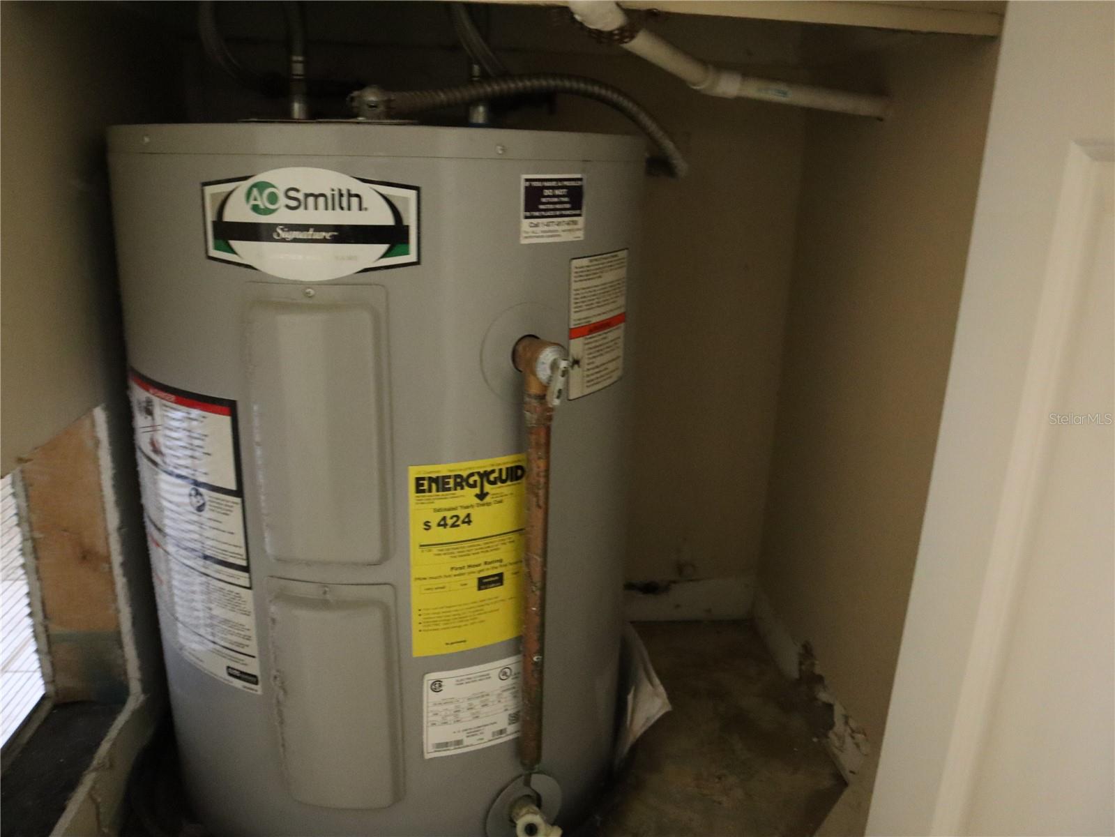 LAKESIDE CONDO APTS - Residential