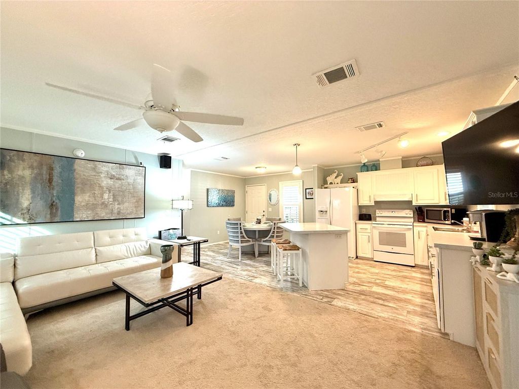 Photo of 124 E Saint Annes Circle, Apollo Beach, FL 33572 (MLS # TB8471353)