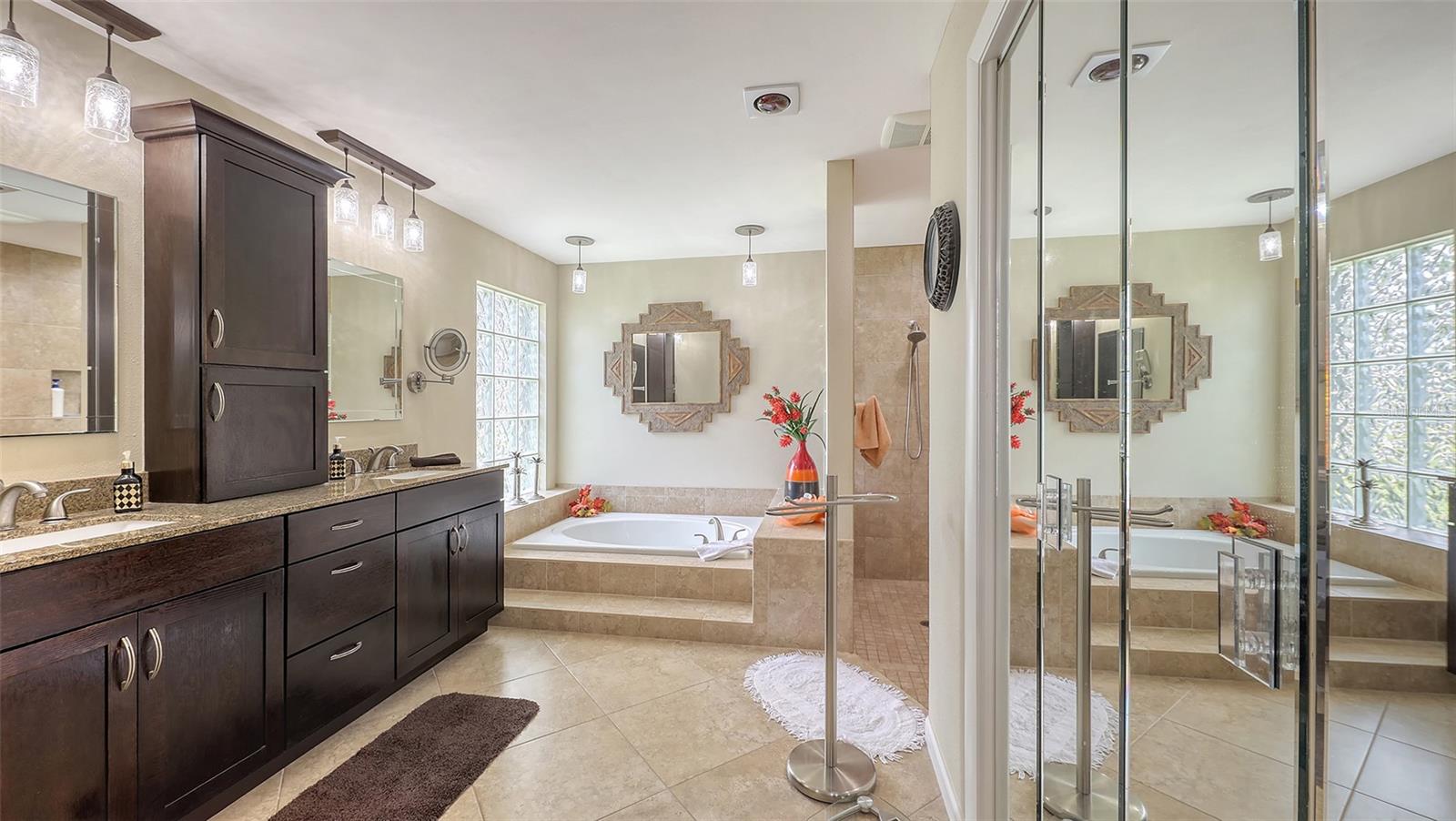 COUNTRY CLUB OF SARASOTA THE - Residential