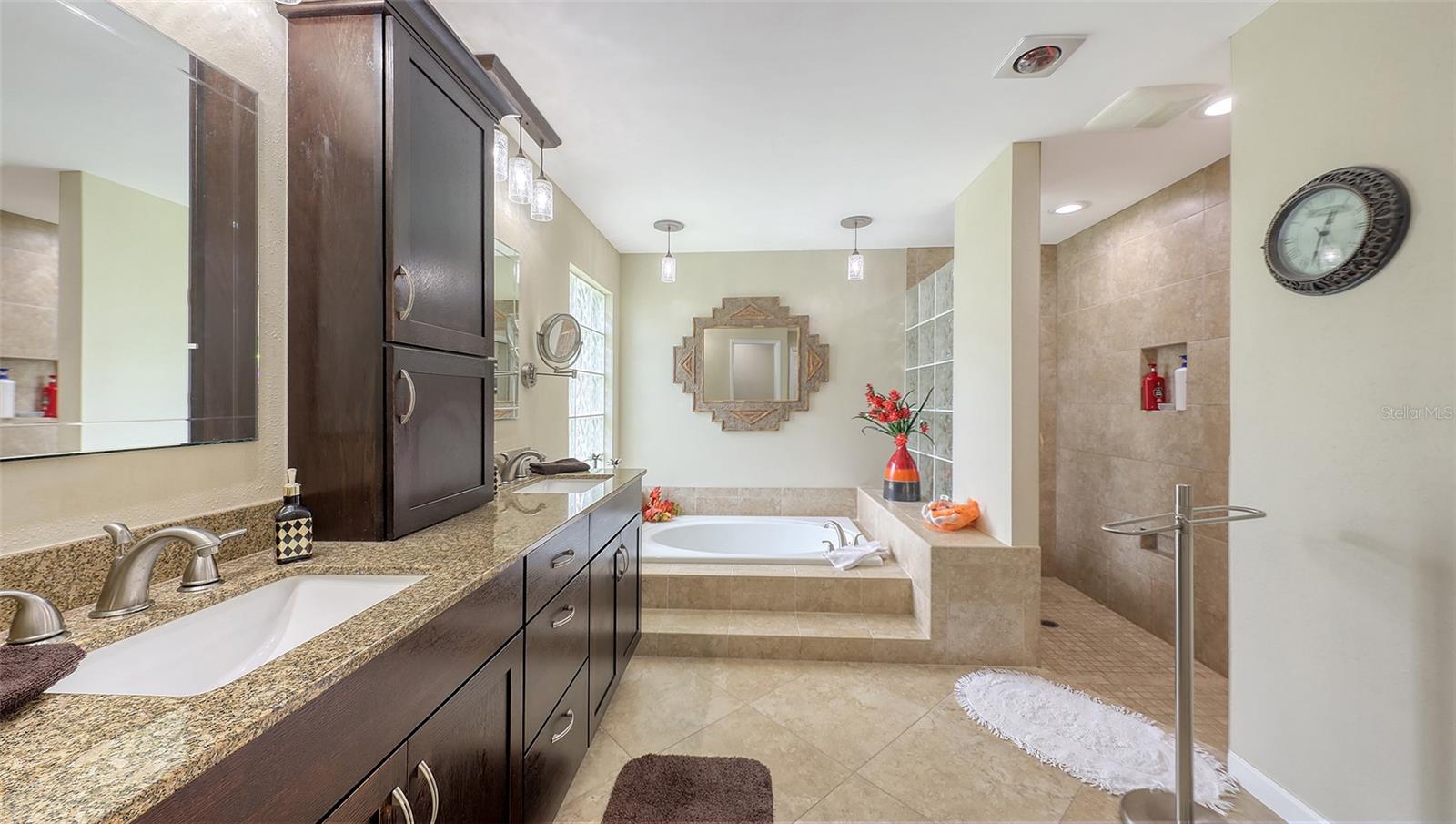 COUNTRY CLUB OF SARASOTA THE - Residential