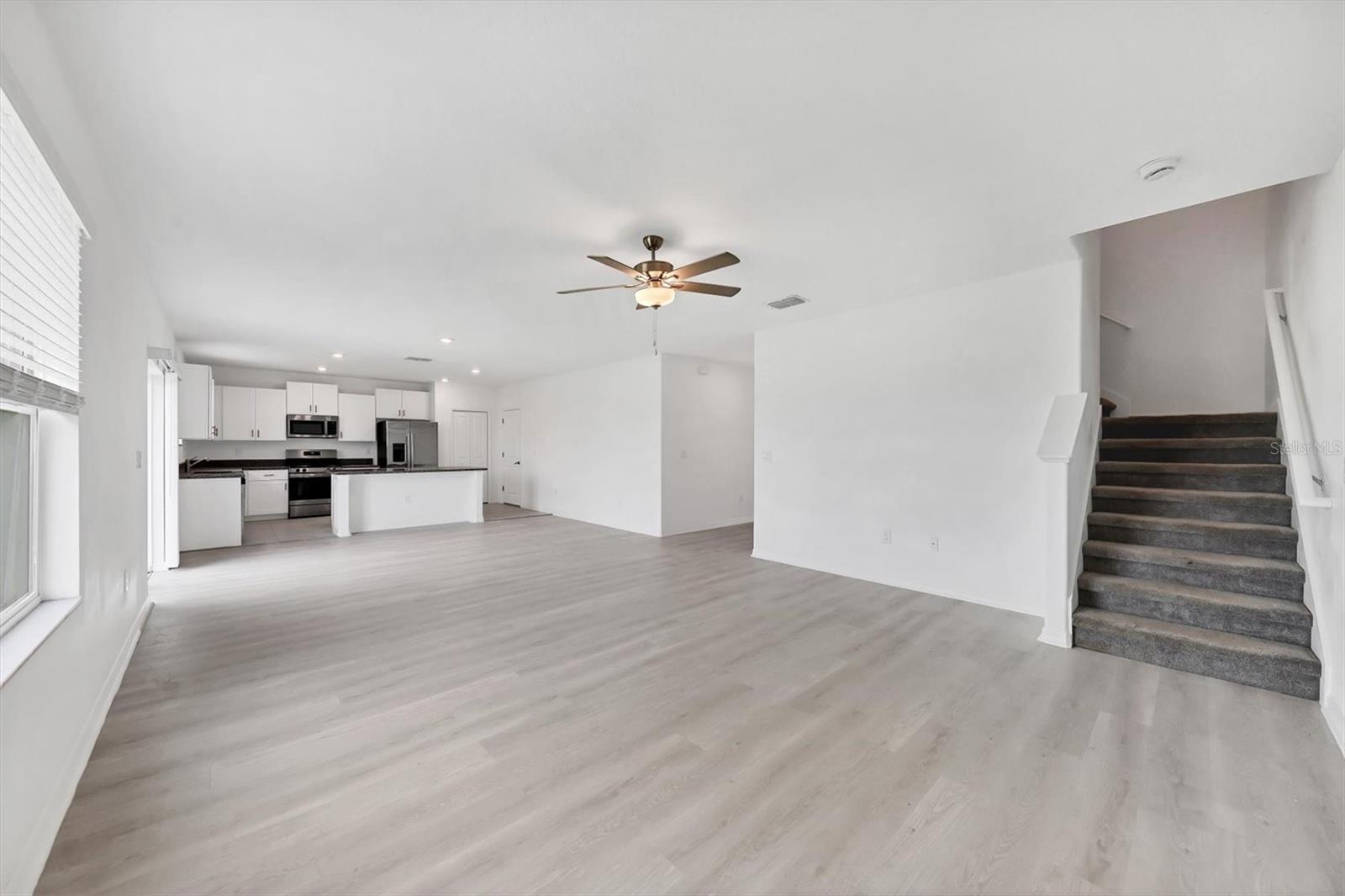 PRAVELA - Residential Lease