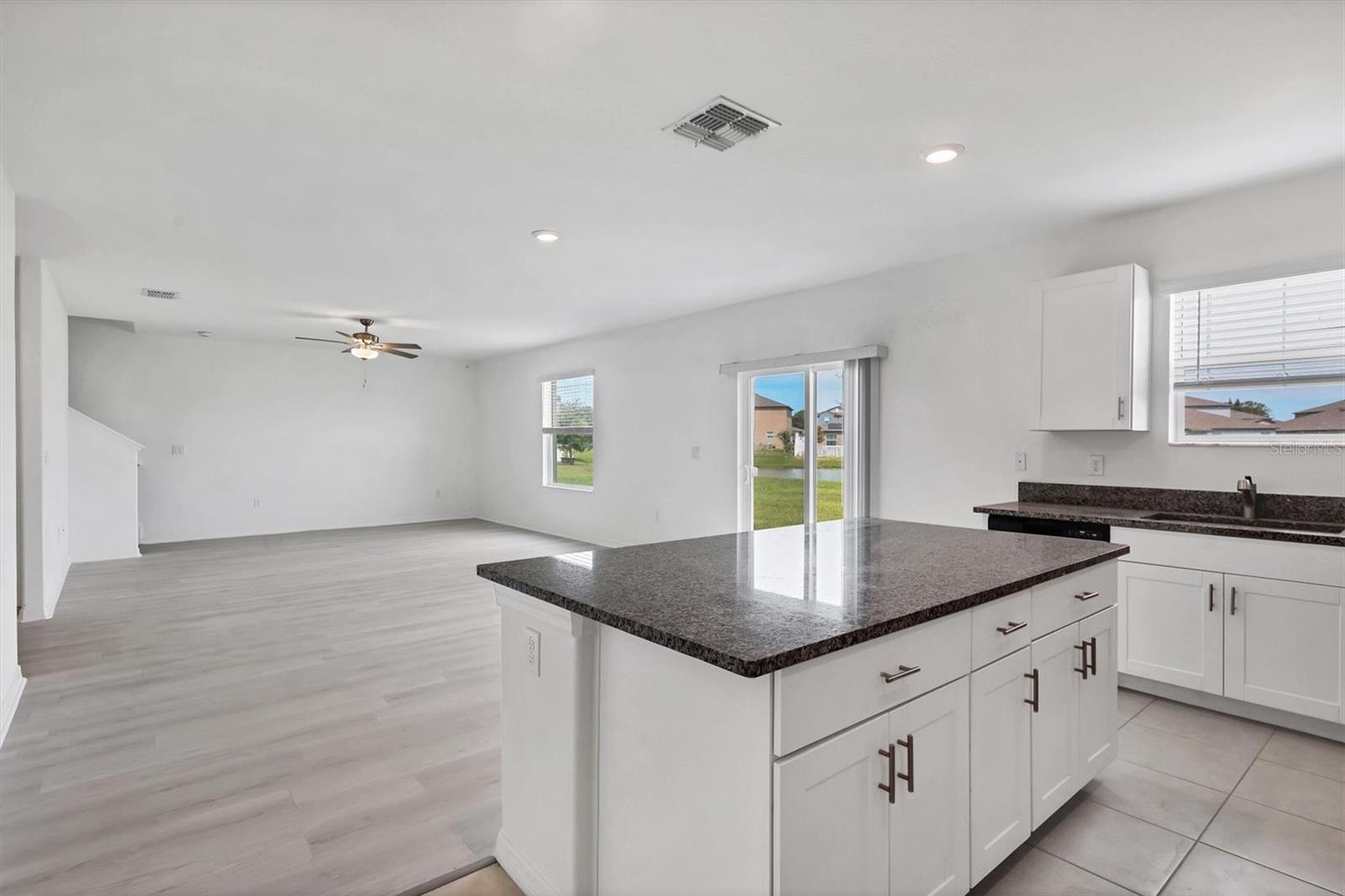 PRAVELA - Residential Lease