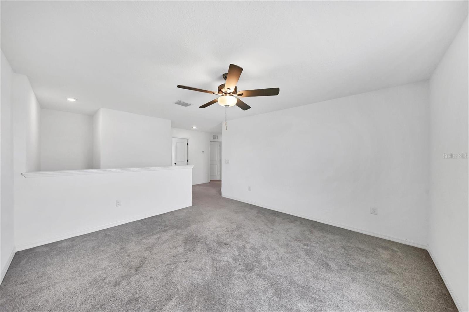 PRAVELA - Residential Lease