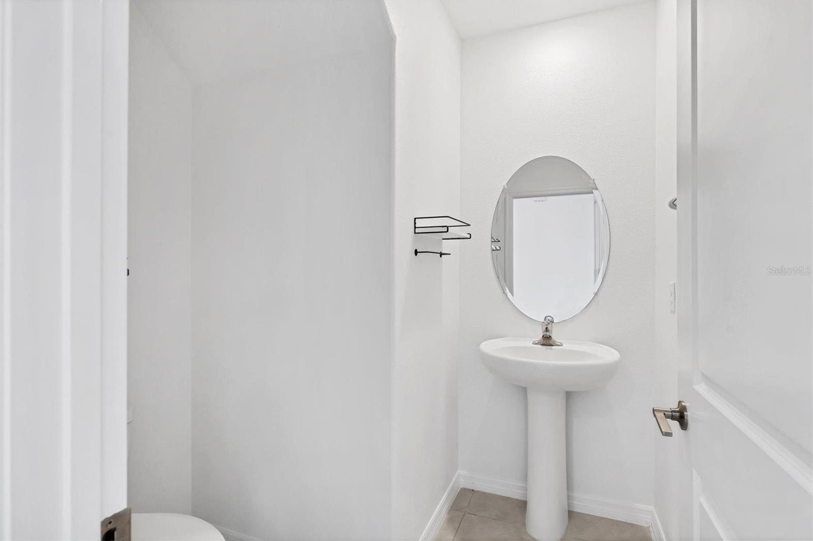 PRAVELA - Residential Lease