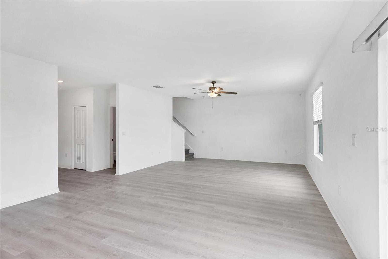 PRAVELA - Residential Lease