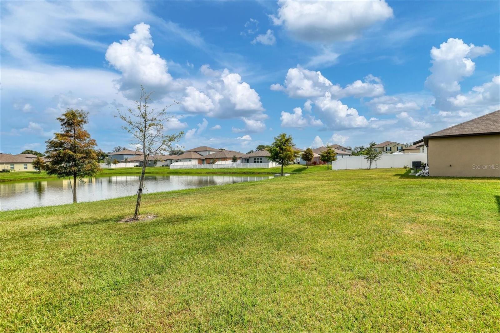 PRAVELA - Residential Lease