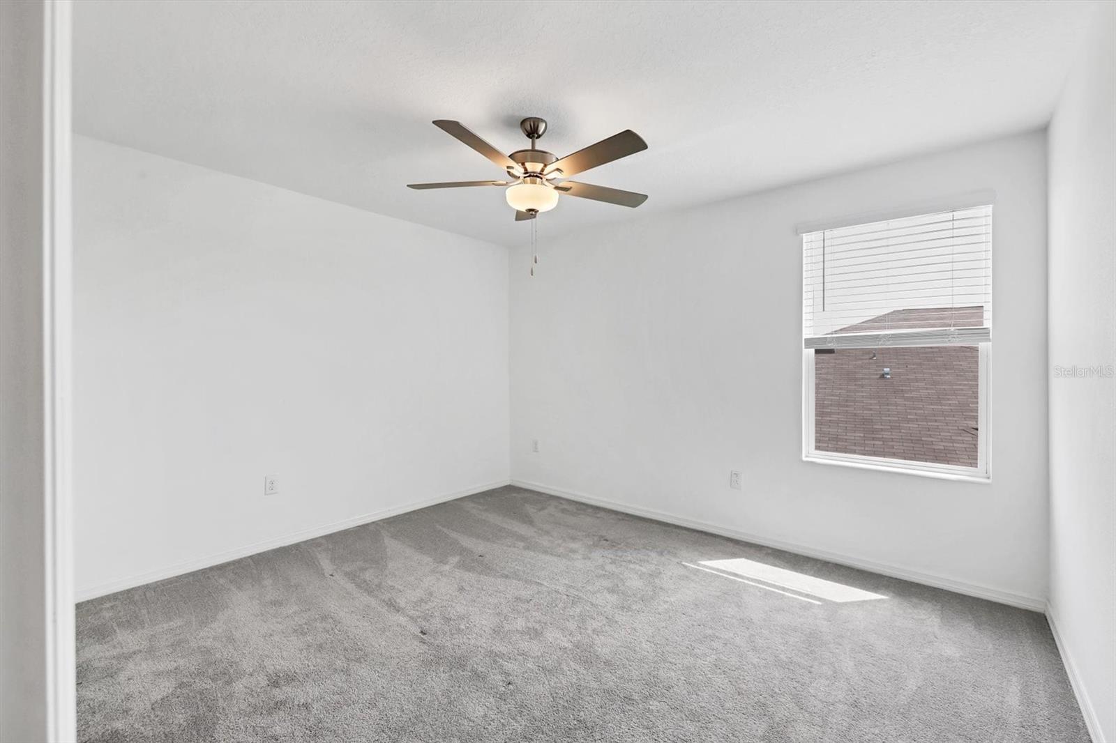 PRAVELA - Residential Lease