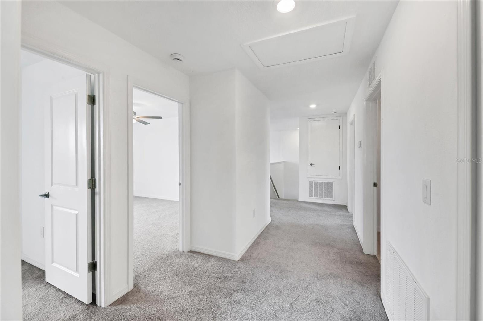 PRAVELA - Residential Lease