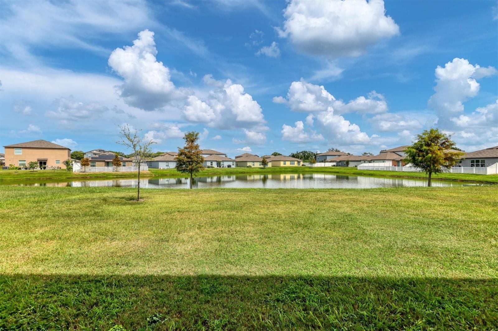 PRAVELA - Residential Lease