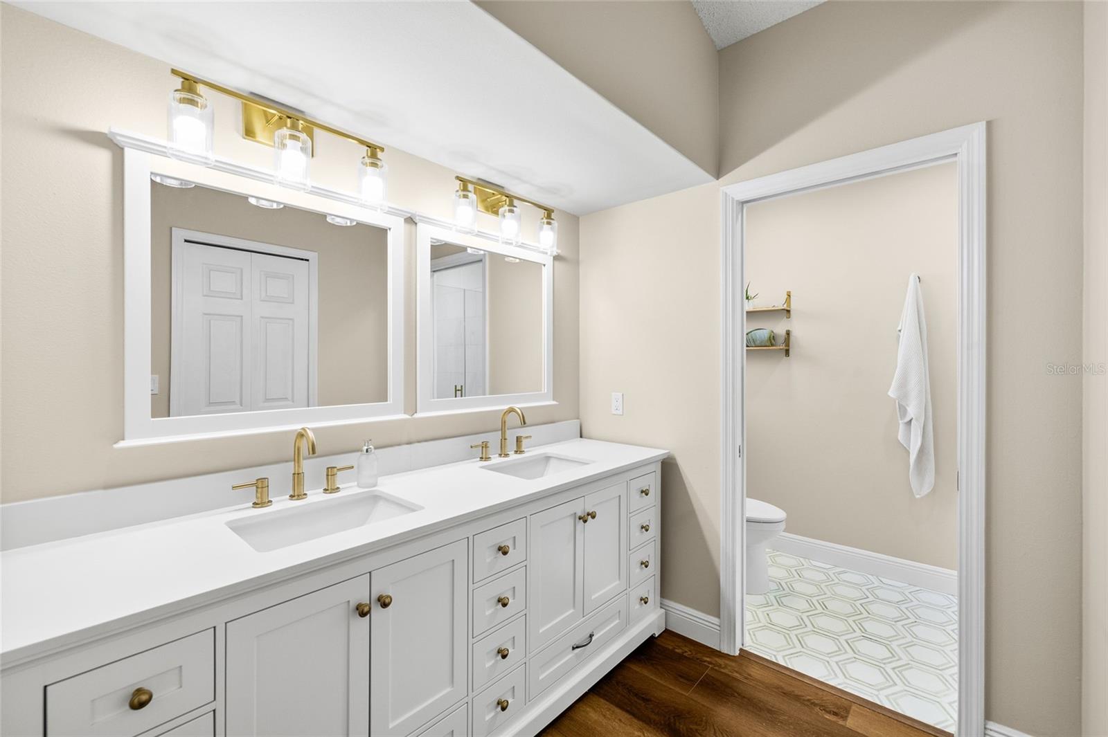 DOVE HOLLOW-UNIT II - Residential