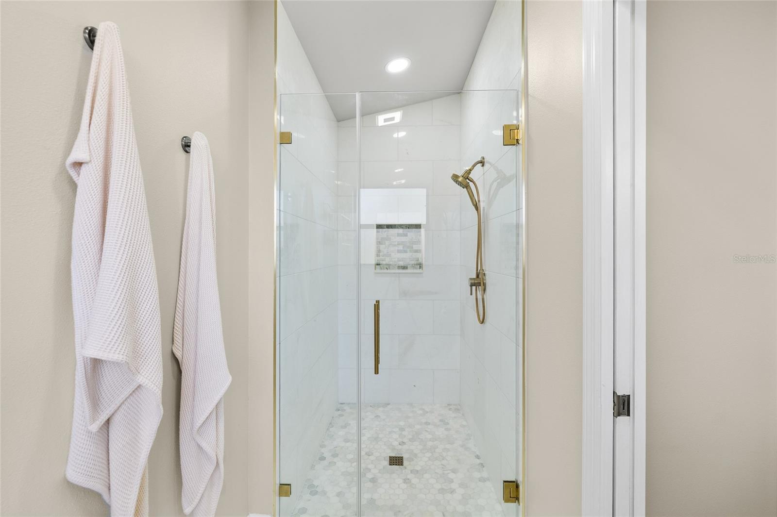 DOVE HOLLOW-UNIT II - Residential