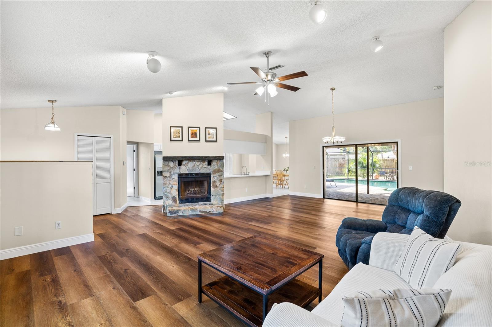 DOVE HOLLOW-UNIT II - Residential