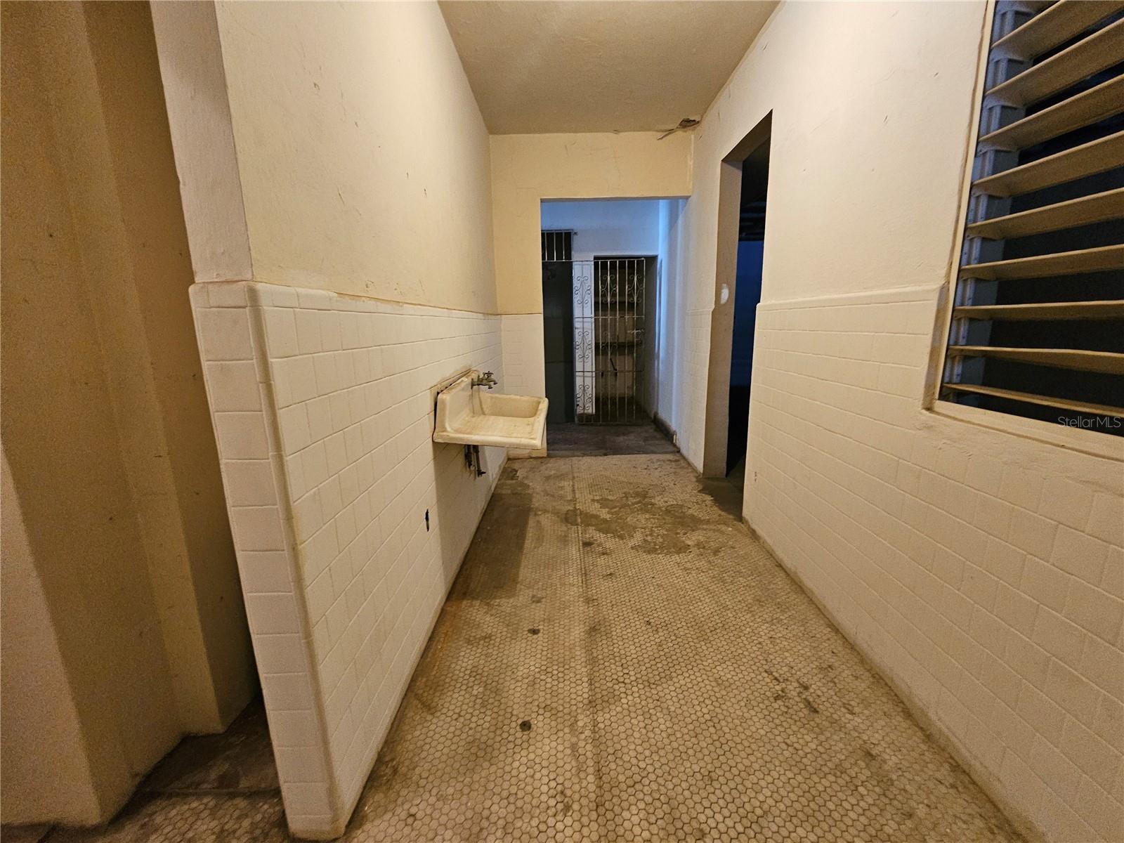 151 ROOSEVELT AVE - 160 O'NEIL ST. - Commercial Sale