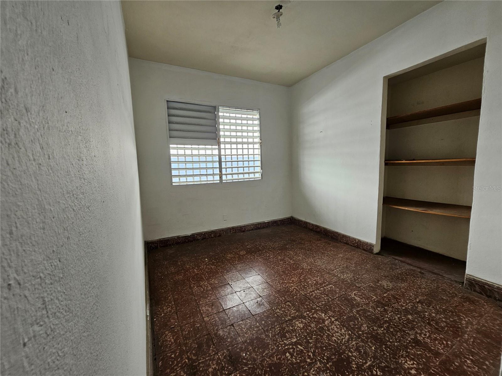 151 ROOSEVELT AVE - 160 O'NEIL ST. - Commercial Sale