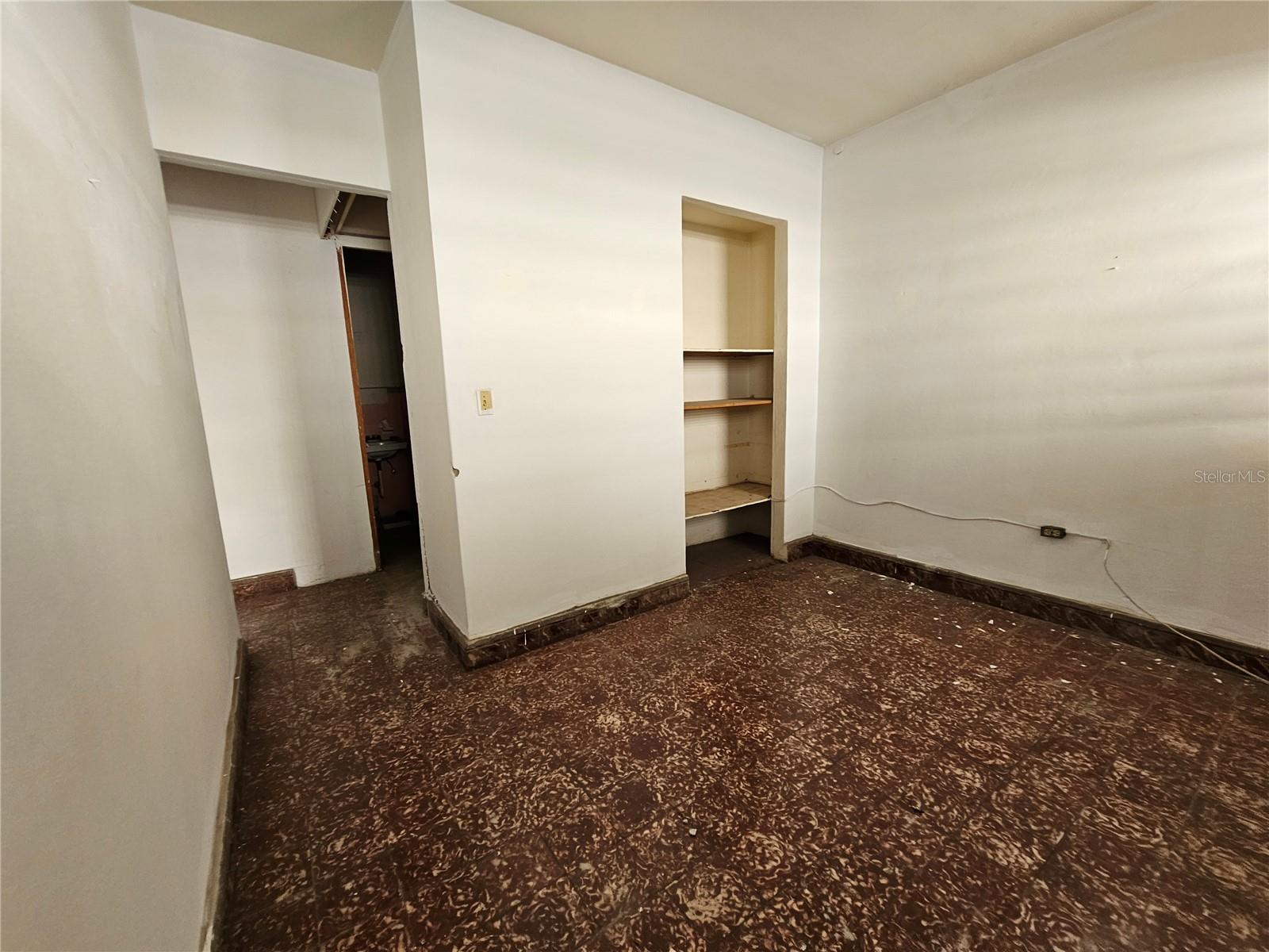 151 ROOSEVELT AVE - 160 O'NEIL ST. - Commercial Sale