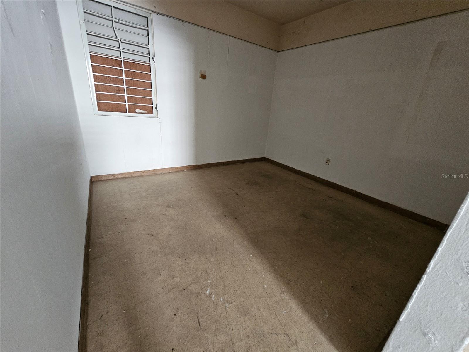 151 ROOSEVELT AVE - 160 O'NEIL ST. - Commercial Sale