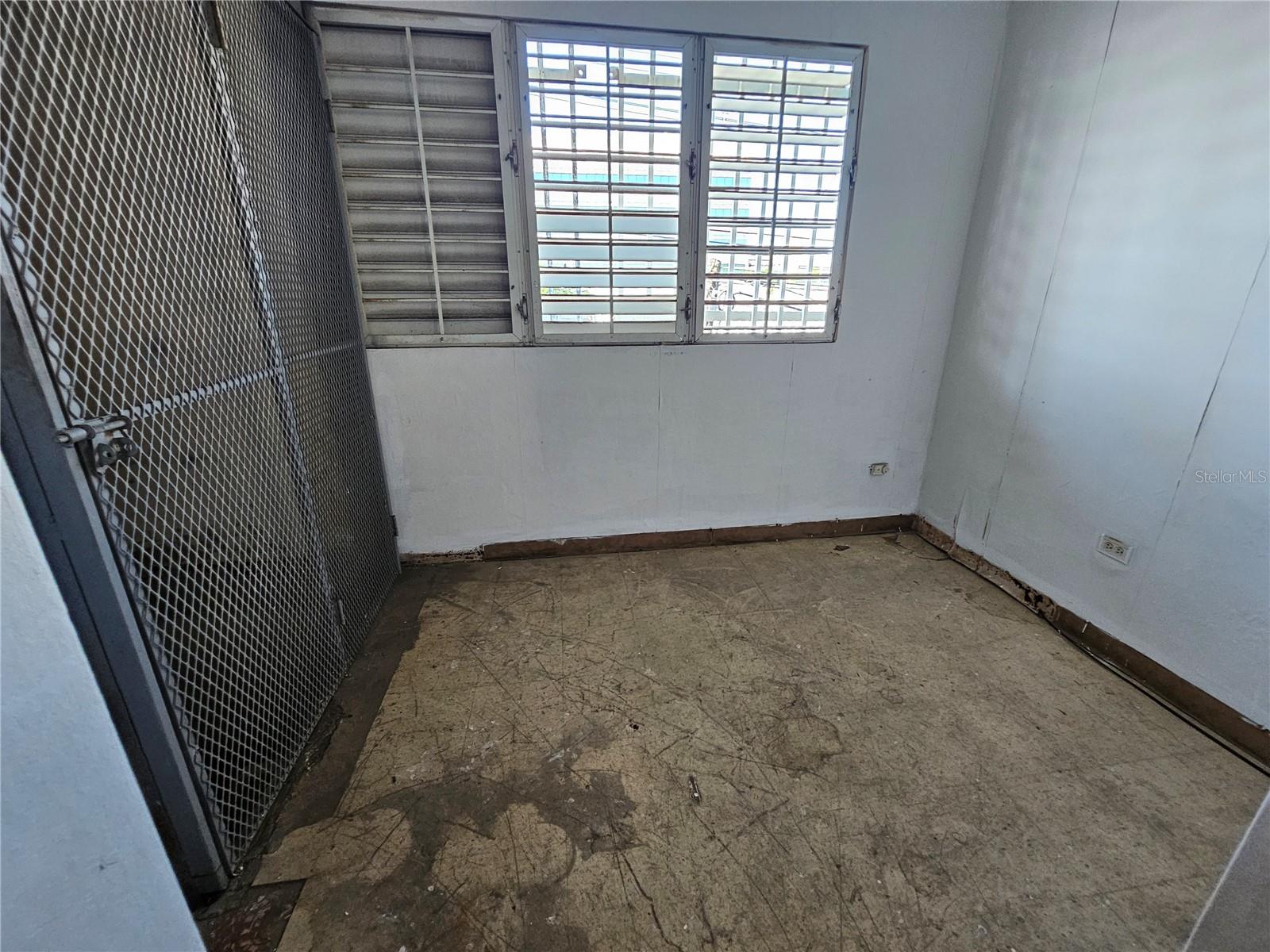 151 ROOSEVELT AVE - 160 O'NEIL ST. - Commercial Sale