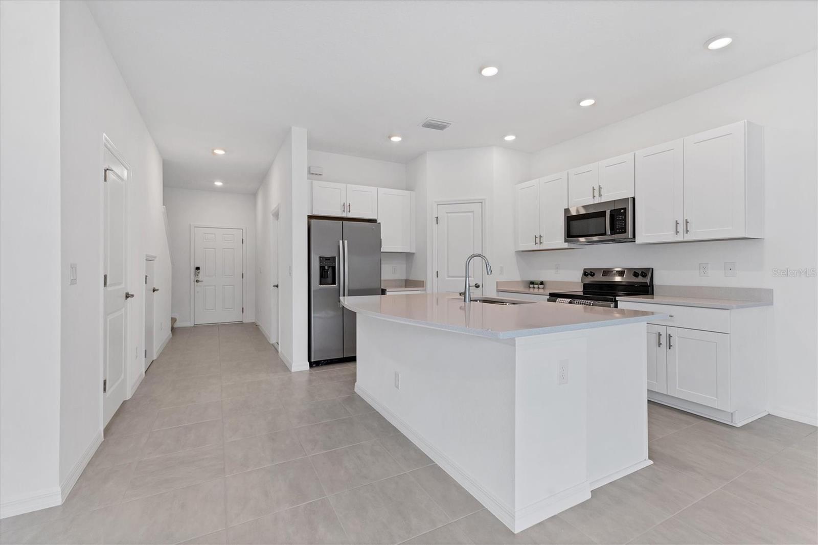 TOWNHOMES/AZARIO - Residential Lease