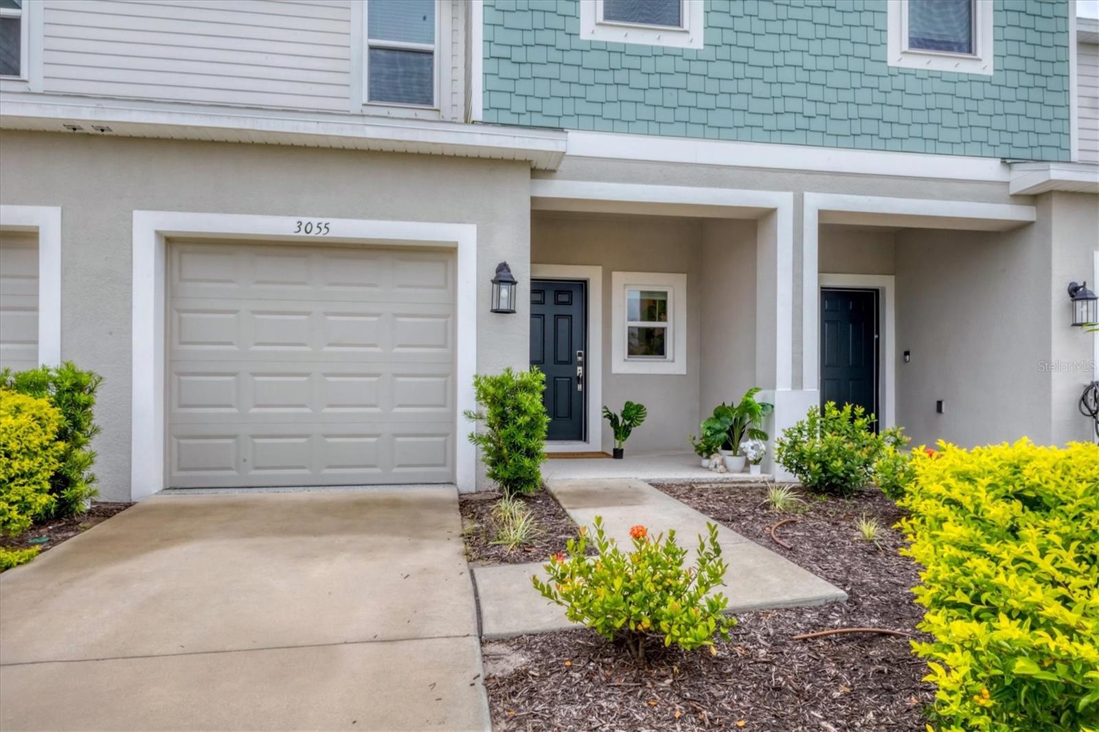 TOWNHOMES/AZARIO - Residential Lease