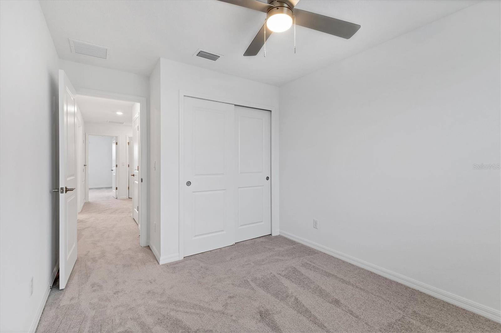 TOWNHOMES/AZARIO - Residential Lease