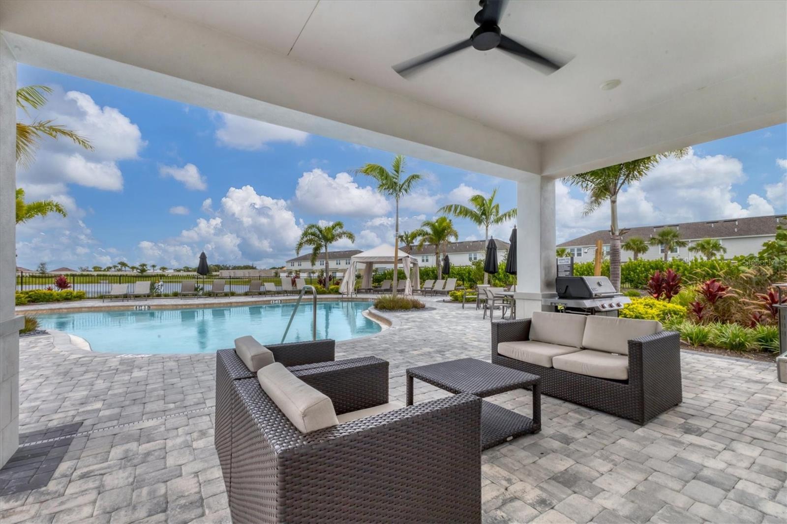 TOWNHOMES/AZARIO - Residential Lease